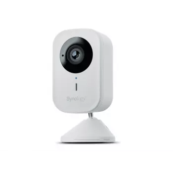 IP turvakaamera Synology CC400W — 4 MP (2560×1440), Wi‑Fi, IP65, 125° horisontaalne, 30 fps, microSD kuni 256 GB