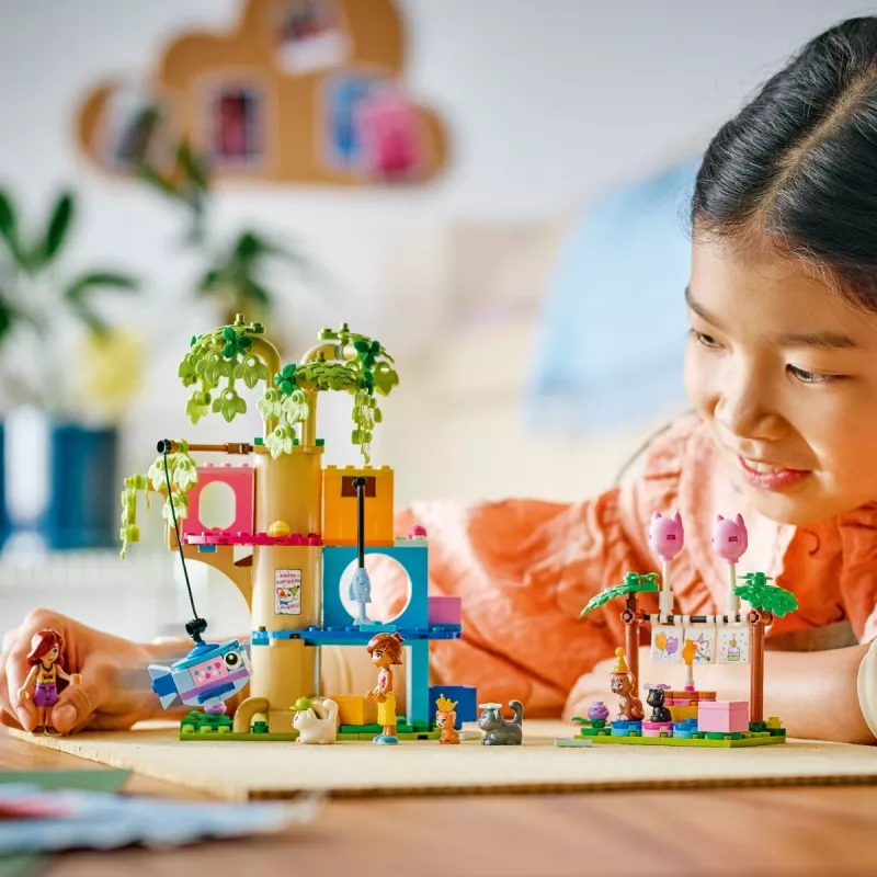 Ehitusmänguasi LEGO Friends 42666 Kassi sünnipäevapidu puumaja mängukomplekt, 321 tk, 6+ a, 180×160×100 mm