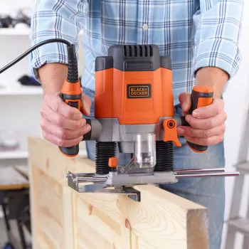 Ruuter/trimmer Must & Decker KW1200EKA-QS — kompaktne ruuter reguleeritavate sügavusseadetega, ergonoomiline disain