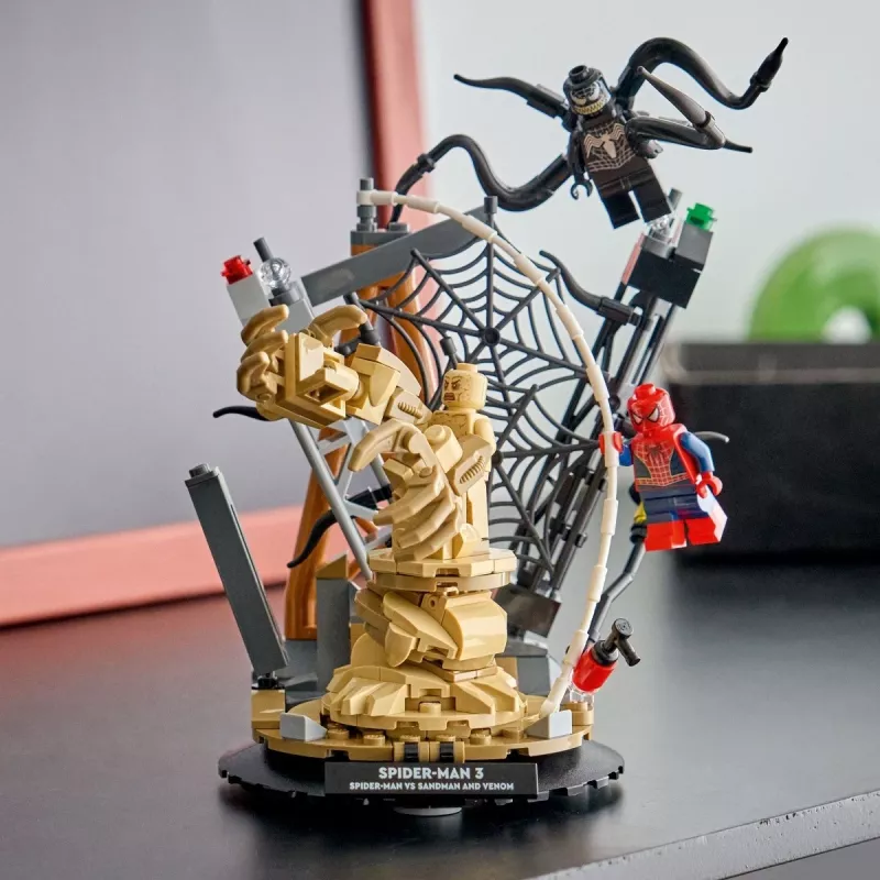 LEGO MARVEL 76334 Eepiline lahing: Ämblikmees vs. Hõljukmees
