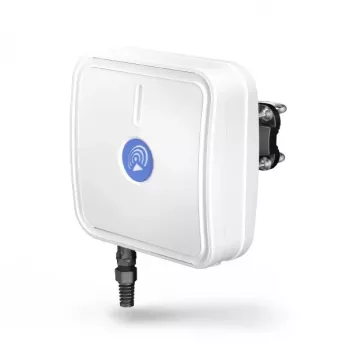 Suundantenn QuWireless QuMax – suunatav PoE/LAN antenn 0,694–2,7 GHz, kuni 6 dBi, valge