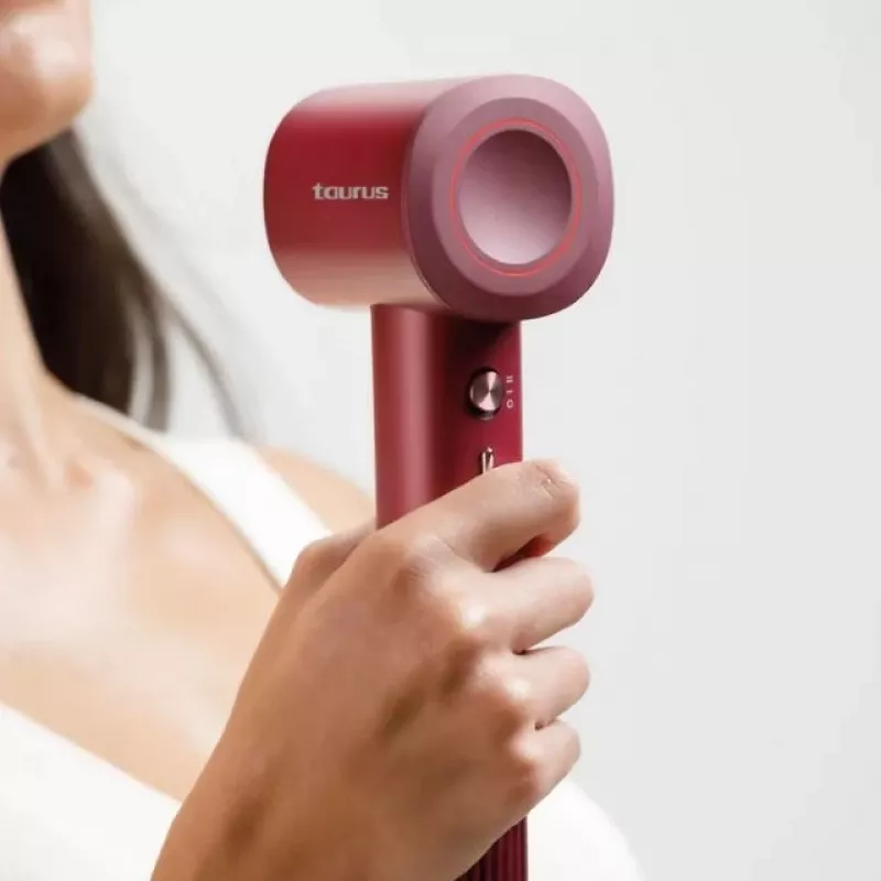 Föön Taurus Digital Force AI — 1100 W, digitaalne mootor 100 000 p/min, 10 kuumustaset, 2 kiirust, 1,8 m juhe