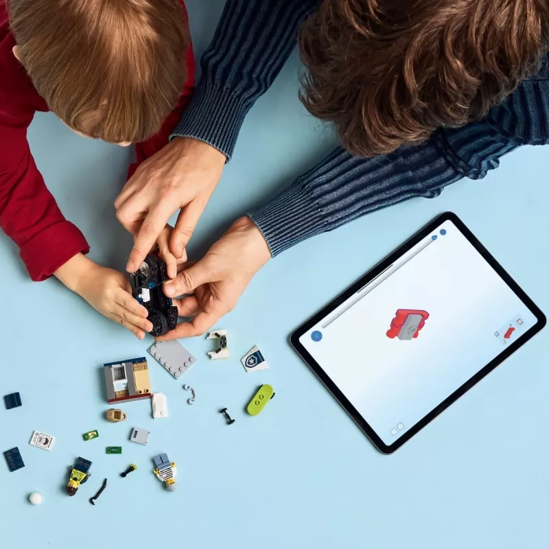 LEGO City politseimootorratta tagaajamise komplekt 60455 — 65 tükki, 2 minifiguuri, vanusele 4+