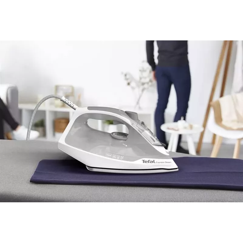 Aurutriikraud Tefal FV2863E1, 2400 W, pidev aur 35 g/min, mittenakkuv tald, vertikaalne aur