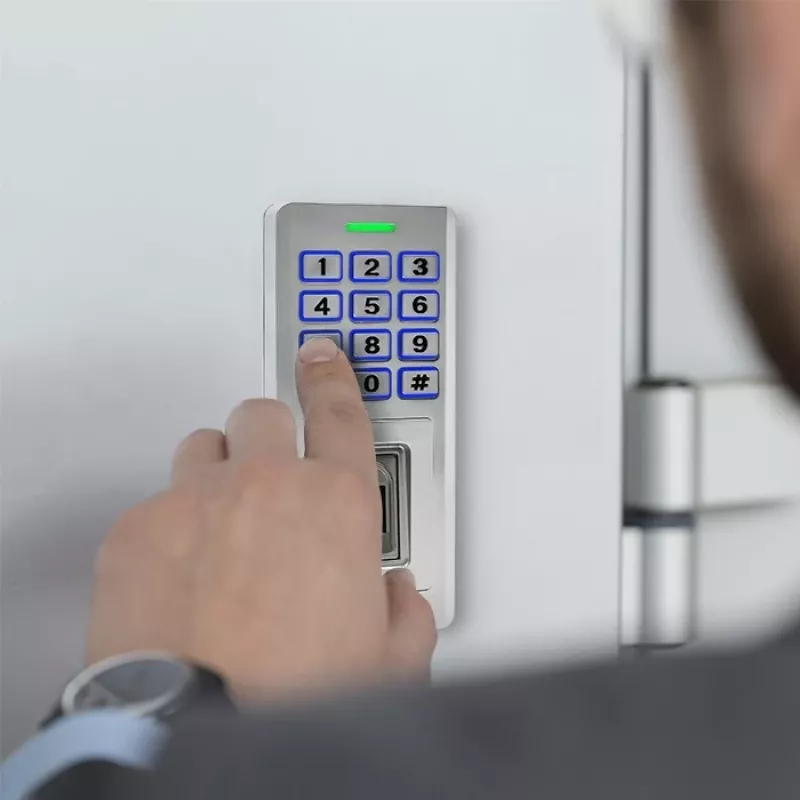 Sõrmejälje- ja RFID-koodlukk QOLTEC 52447 IP68 kaitsega