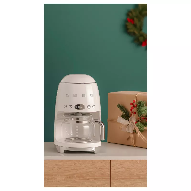 Smeg 50's Style DCF02CREU kohvimasin 1,25 liitrit kreemjas