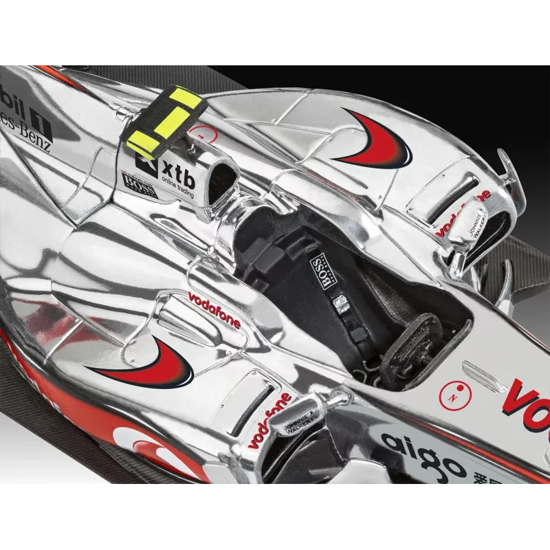 REVELL plastikmudel McLaren Mercedes MP4-25 Lewis Hamilton — 1:24 mõõtkavas komplekt