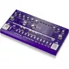 Basssüntesaator Behringer TD-3-GP lilla — analoogbassiliin sisseehitatud sekvenseriga