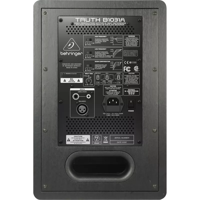 Behringer Truth B1031A 2-suunaline hõbedane, kollane juhtmega 100 W