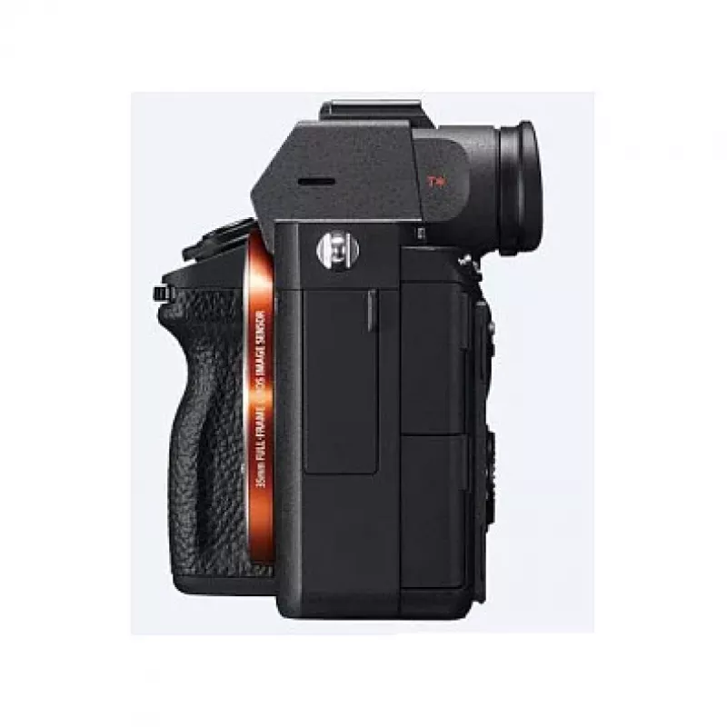 Sony α 7 III + 28-70mm MILC 24,2 MP CMOS 6000 x 4000 pikslit Must
