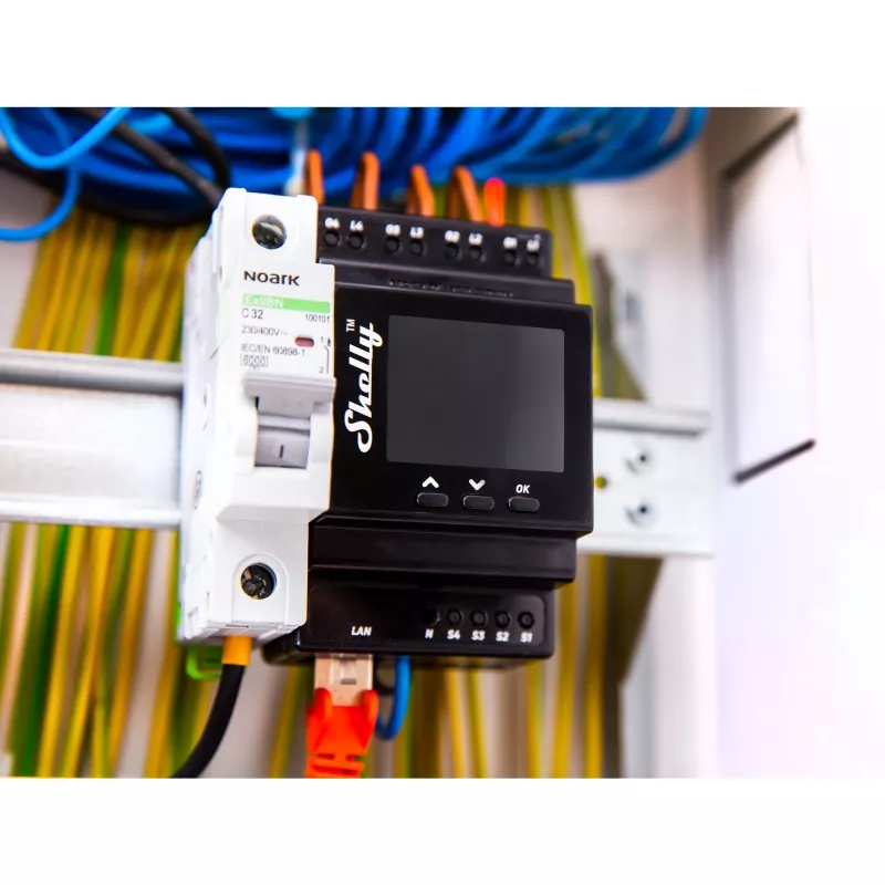 DIN-liistuga releemoodul Shelly 4-kanaliga Pro 4PM Wi‑Fi, 4 kanalit, AC 110–240V, toite- ja energiamõõtmine, DIN-kinnitus