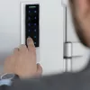 Qoltec 52448 koodlukk TITAN sõrmejäljelugejaga | RFID | BT 4.0 | kood | kaart | võtmehoidik | uksekell | IP68 | EM