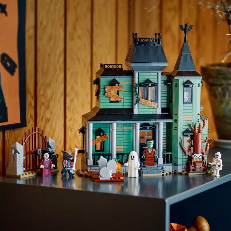 Ehitusmänguasi LEGO Creator 3-in-1 Kummitusmaja mudel 31167 — 736 detaili, 3 ehitist, 5 minifiguuri