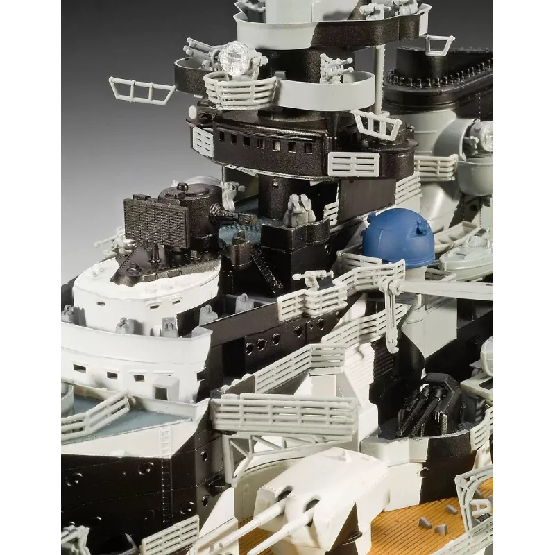 Plastmudellaev REVELL Tirpitz mõõtkavas 1:350