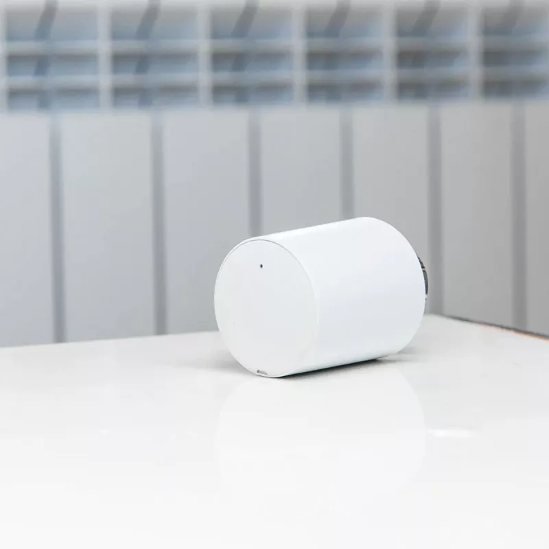 Shelly BLU TRV sisetermostaat valge pöördnupuga -20 kuni 60°C