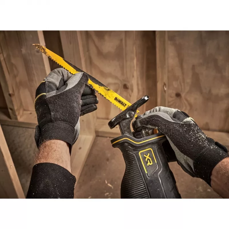 DeWALT DCS382N-XJ saag