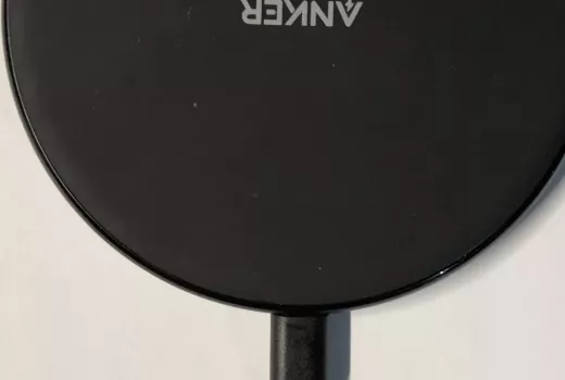 Juhtmevaba laadimine selgitustega: Qi2, kiirused ja joondus