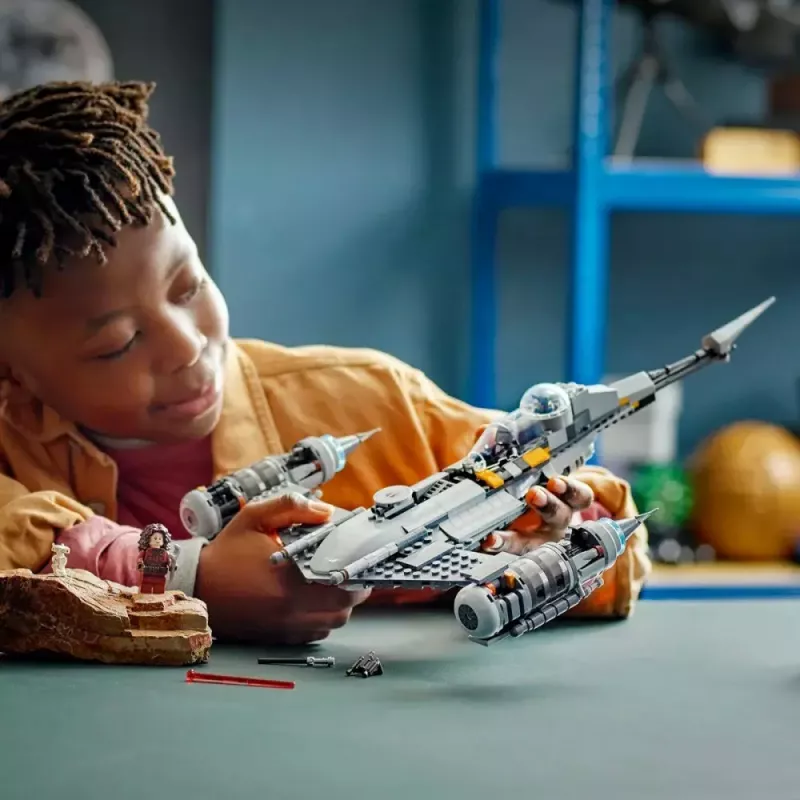 Konstruktsioonimänguasi LEGO Star Wars N-1 Starfighter koos Lapse (Beebi Yoda) figuuriga 75325