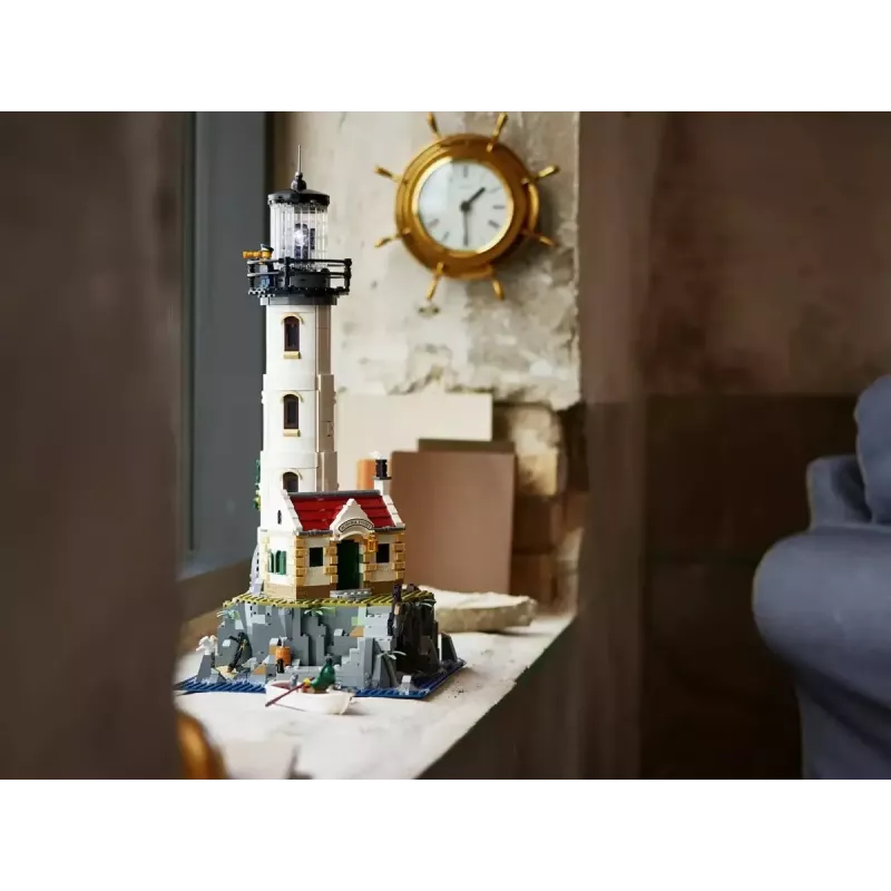 LEGO Ideas 21335 mootoriga tuletorn – 2065 detaili, mootoriga pöörlev tuli, 18+