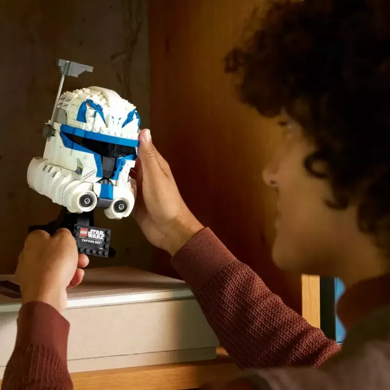 Ehitatav väljapanekukiiver LEGO Star Wars Captain Rex 75349 — 854 osa, täiskasvanutele mõeldud kogumisobjekt (18+)