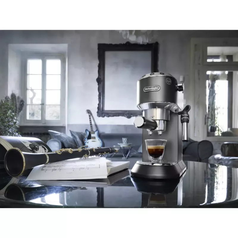 De’Longhi Dedica Style EC 685.BK Poolautomaatne espressomasin 1,1 L