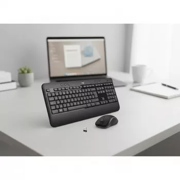 Juhtmeta klaviatuuri ja hiire komplekt Logitech MK540 Advanced — täissuuruses QWERTY-klaviatuur, USB-vastuvõtja, USA paigutus, ergonoomiline hiir, must/valge
