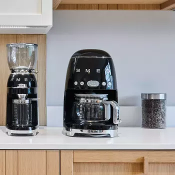 Tilgakohvimasin Smeg 1,4 L DCF02BLEU