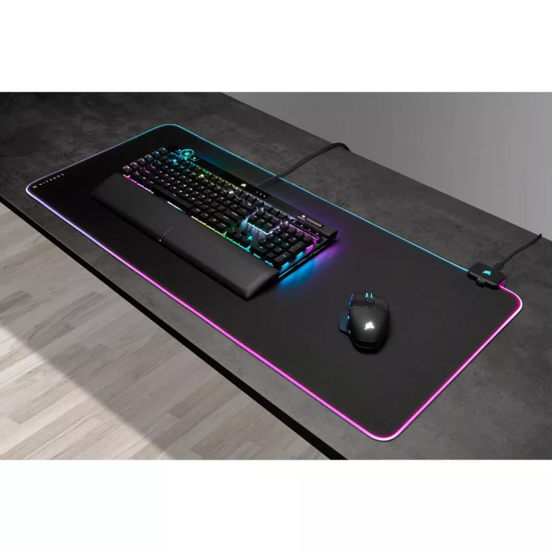 Mänguhiirematt CORSAIR MM700 RGB — 930×400 mm, 4 mm paksus, kummist alus, USB-toitega LED-taustavalgustus, must