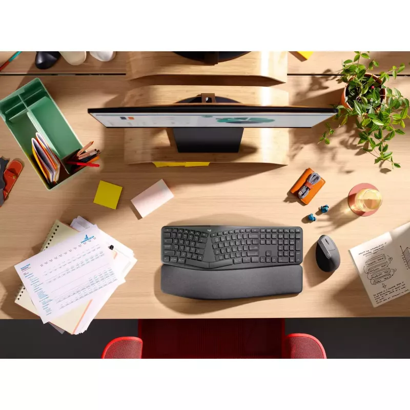 LOGITECH Ergo K860 - Juhtmeta poolitatud klaviatuur Business Graphite Qwerty Põhja-Euroopa