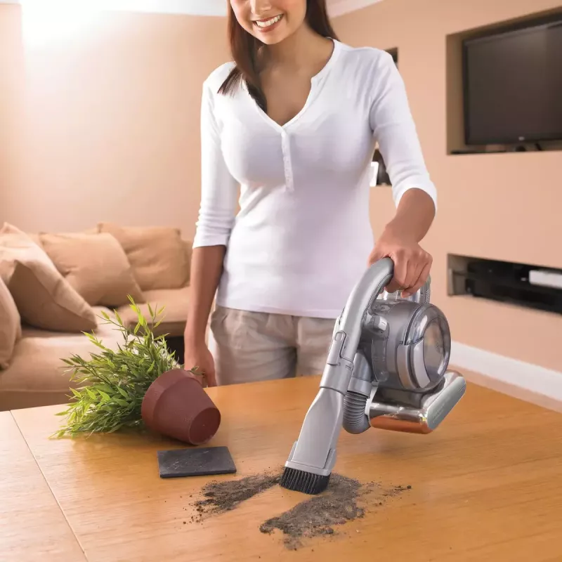 Käsitolmuimeja Must & Decker PD1820L-QW — 18V Li‑Ion, 1,5Ah, 0,56L kotita, 15 min tööaeg