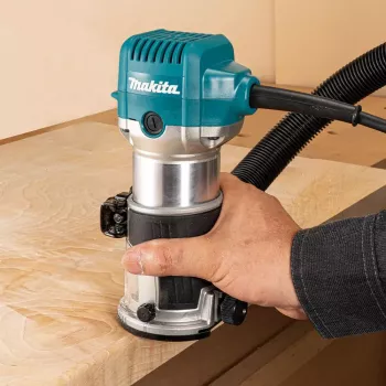 Makita RT0702CX2J frees — 710 W, 10 000–34 000 p/min, 8 mm tsang, 0–40 mm sügavus, 1,8 kg