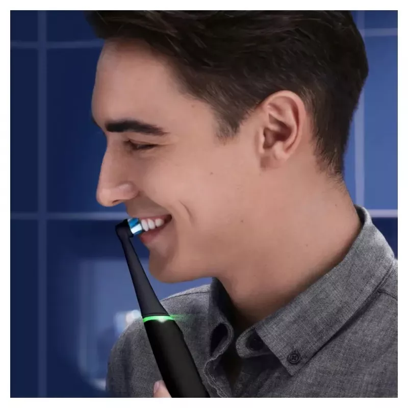 Oral-B iO Series 6 täiskasvanutele mõeldud pöörlev hambahari must