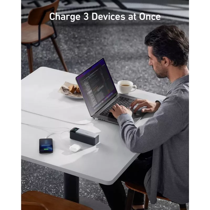 Kaasaskantav laadija Anker 737 (A1289011) — 24000 mAh, 140W, 2× USB-C + 1× USB-A, hõbe/must