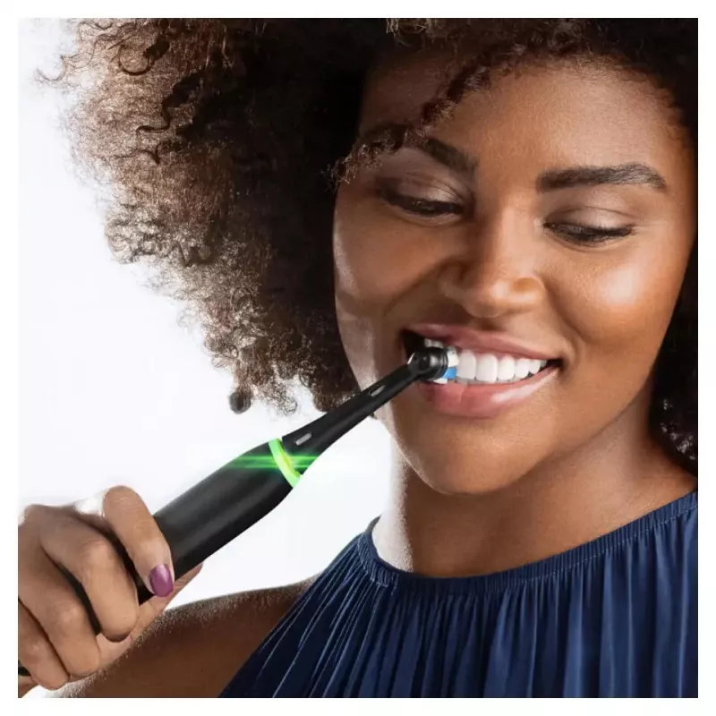 Oral-B iO Series 5 täiskasvanute vibreeriv hambahari Must