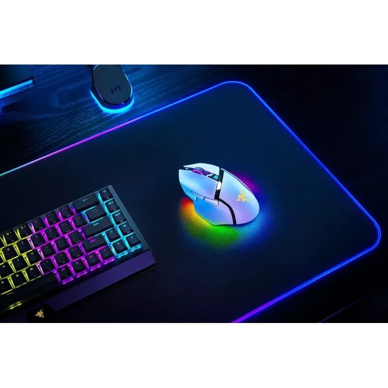 Gaming hiir Razer Basilisk V3 Pro — paremakäeline, optiline 30 000 DPI, RF Wireless/Bluetooth/USB-C, valge