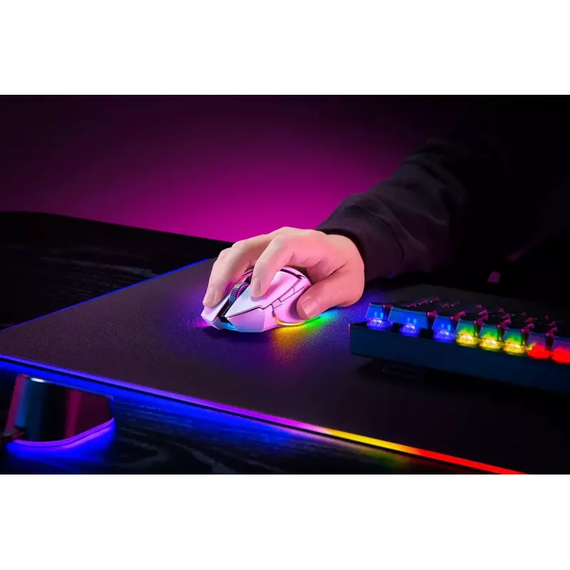 Gaming hiir Razer Basilisk V3 Pro — paremakäeline, optiline 30 000 DPI, RF Wireless/Bluetooth/USB-C, valge