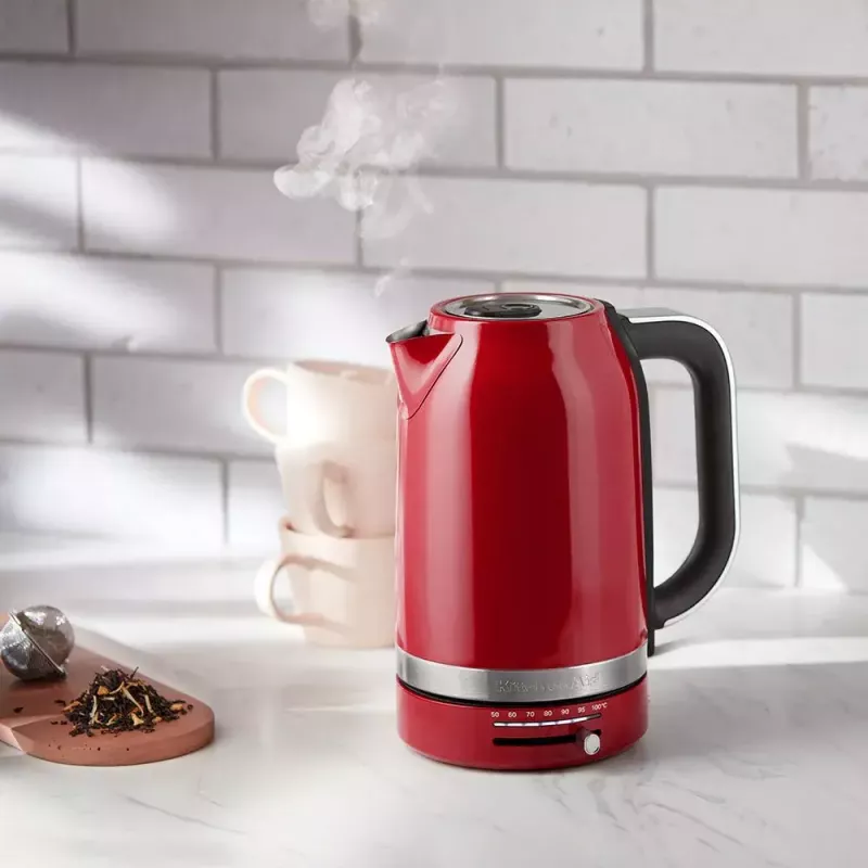 KitchenAid 5KEK1701EER elektriline veekeetja 1,7 L 2400 W punane