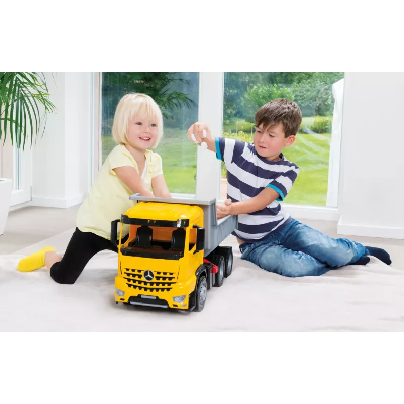 Kallur Lena GIGA TRUCKS Arocs