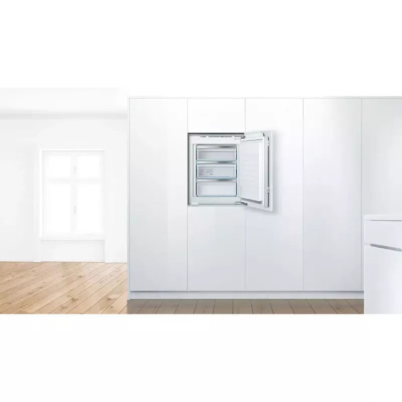 Sisseehitatud sügavkülmik Bosch Serie 6 GIV11AFE0 — 72 L, puutetundlik juhtimine, LED-ekraan, pööratav uks, 36 dB