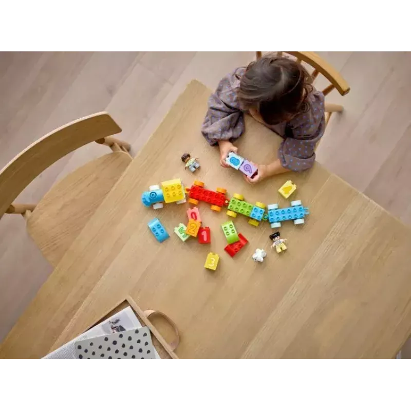 LEGO DUPLO numbritega rong 10954 – varajase õppe rong nummerdatud vagunitega loendamiseks ja sorteerimiseks