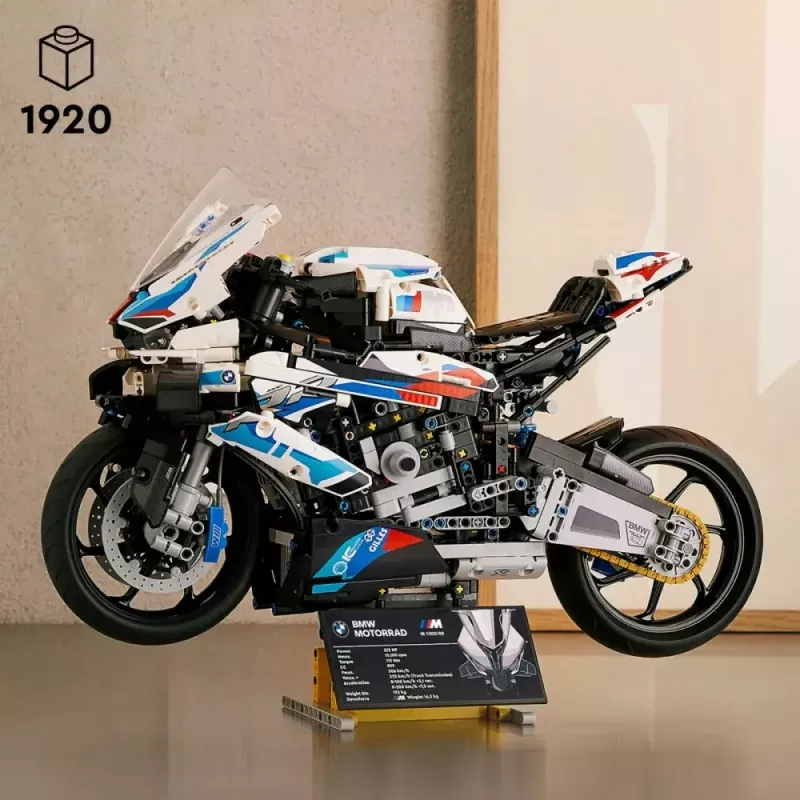 LEGO Technic mootorratta mudel BMW M1000RR 42130 detailse mootori ja töötava vedrustusega