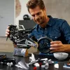 LEGO Technic mootorratta mudel BMW M1000RR 42130 detailse mootori ja töötava vedrustusega