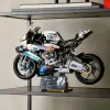LEGO Technic mootorratta mudel BMW M1000RR 42130 detailse mootori ja töötava vedrustusega