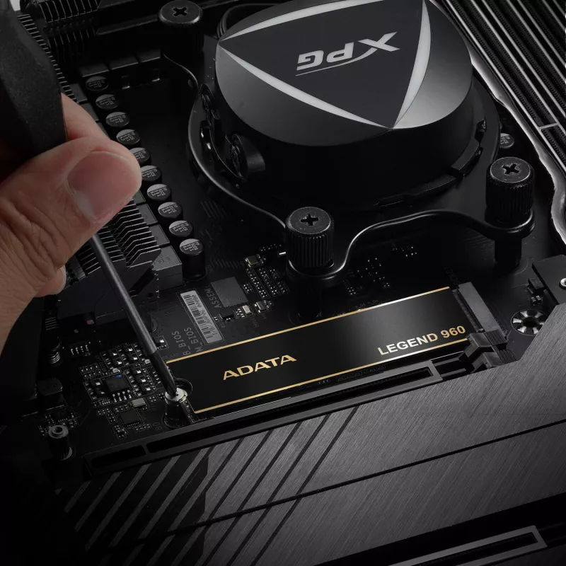 SSD ADATA LEGEND 960 M.2 NVMe 2 TB PCIe 4.0, lugemiskiirus 7400 MB/s, kirjutamiskiirus 6800 MB/s, 3D NAND, jahutusradiaator