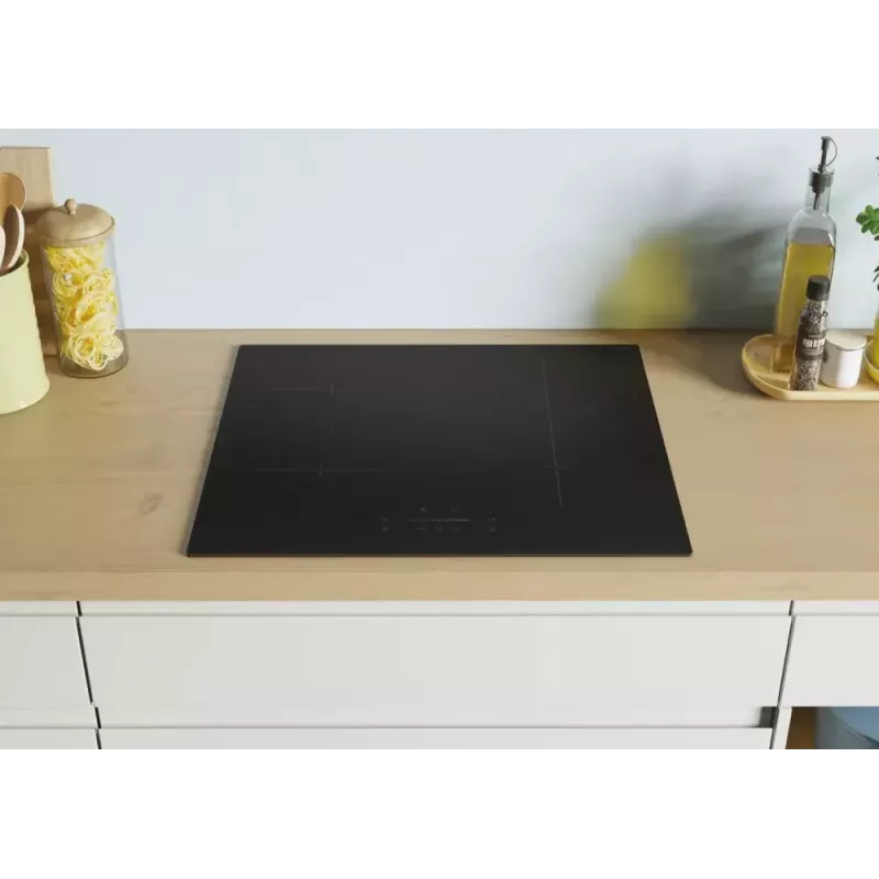 Candy CTP6SC4/E1 Musta värvi sisseehitatav 59 cm tsooninduktsioonpliit 4 tsooniga