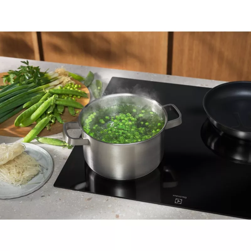 Electrolux Serie 300 LIB60420CK Must Sisseehitatav 59 cm Induktsioonpliit 4 tsooniga