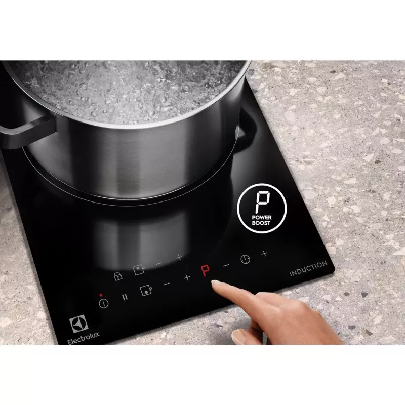 Induktsioonpliit Electrolux LIT30230C — 2-tsooniline sisseehitatav, 29 cm laius, must, puutetundlik juhtimine, 210/145 mm tsoonid