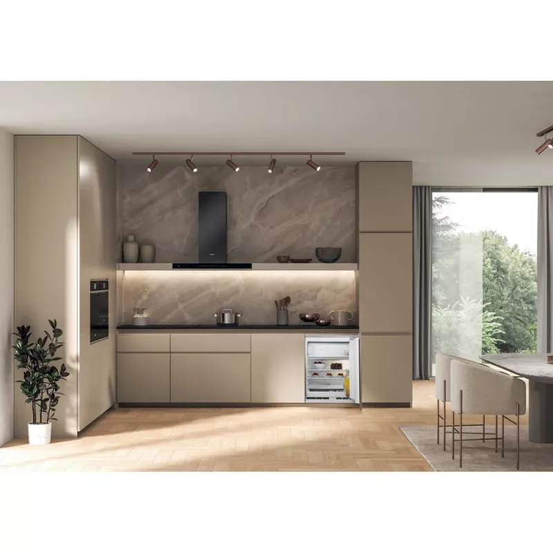 Whirlpool WBUF011 kombikülmik laua alla paigaldatav 126 L