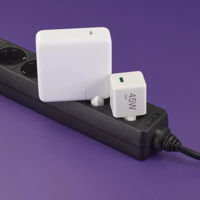 Hama 00201983 mobiilseadme laadija Kõrvaklapid, Sülearvuti, Powerbank, Nutitelefon, Tahvelarvuti Valge AC Kiirlaadimine Siseruumides