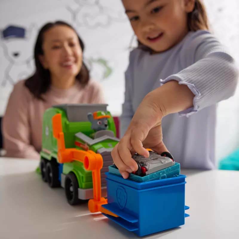 PAW Patrol : Crush N’ Roll prügiauto Rocky tegelaskuju ja ümberkujundatava kokkupressitud prügisõidukiga, laste mänguasjad poistele ja tüdrukutele alates 3. eluaastast